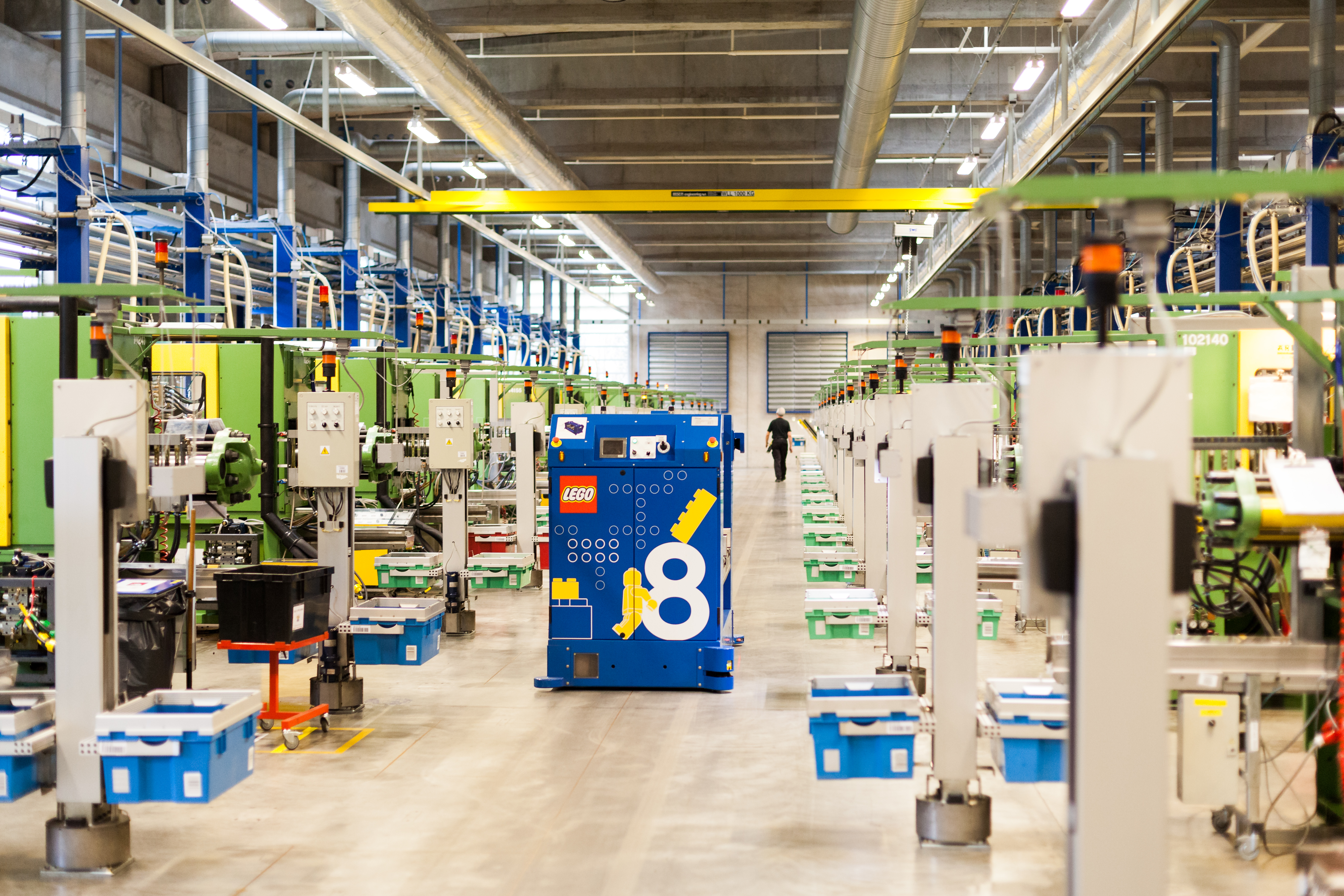 En tur ind i LEGO Koncernens fabrik i Billund: ”Al ny udspringer herfra” - MADE