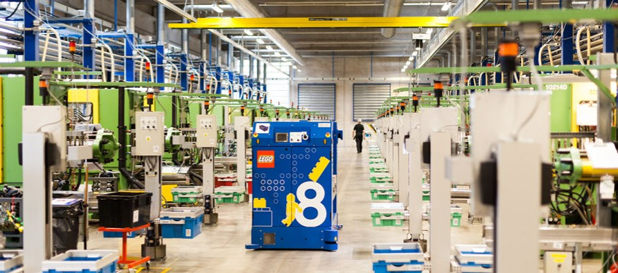En ind i LEGO Koncernens fabrik i Billund: ”Al ny teknologi herfra” - MADE